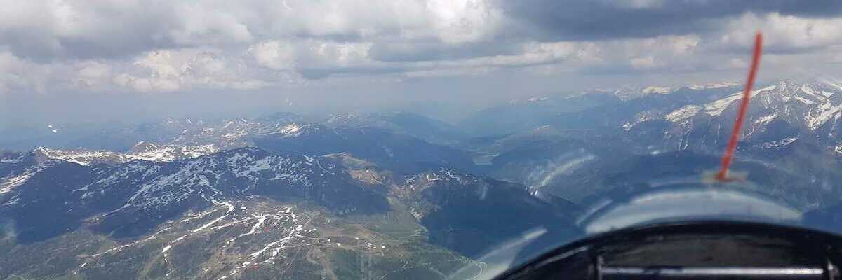 Flugwegposition um 13:29:57: Aufgenommen in der Nähe von Gemeinde, Österreich in 2956 Meter